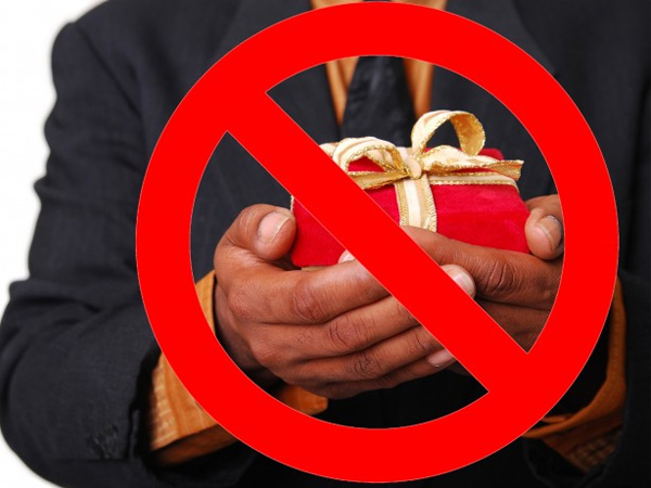 6 món quà không nên tặng trong ngày Tết năm mới 2019